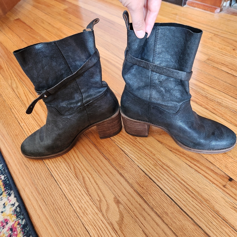 Lucky Brand grey leather boots size 7.5